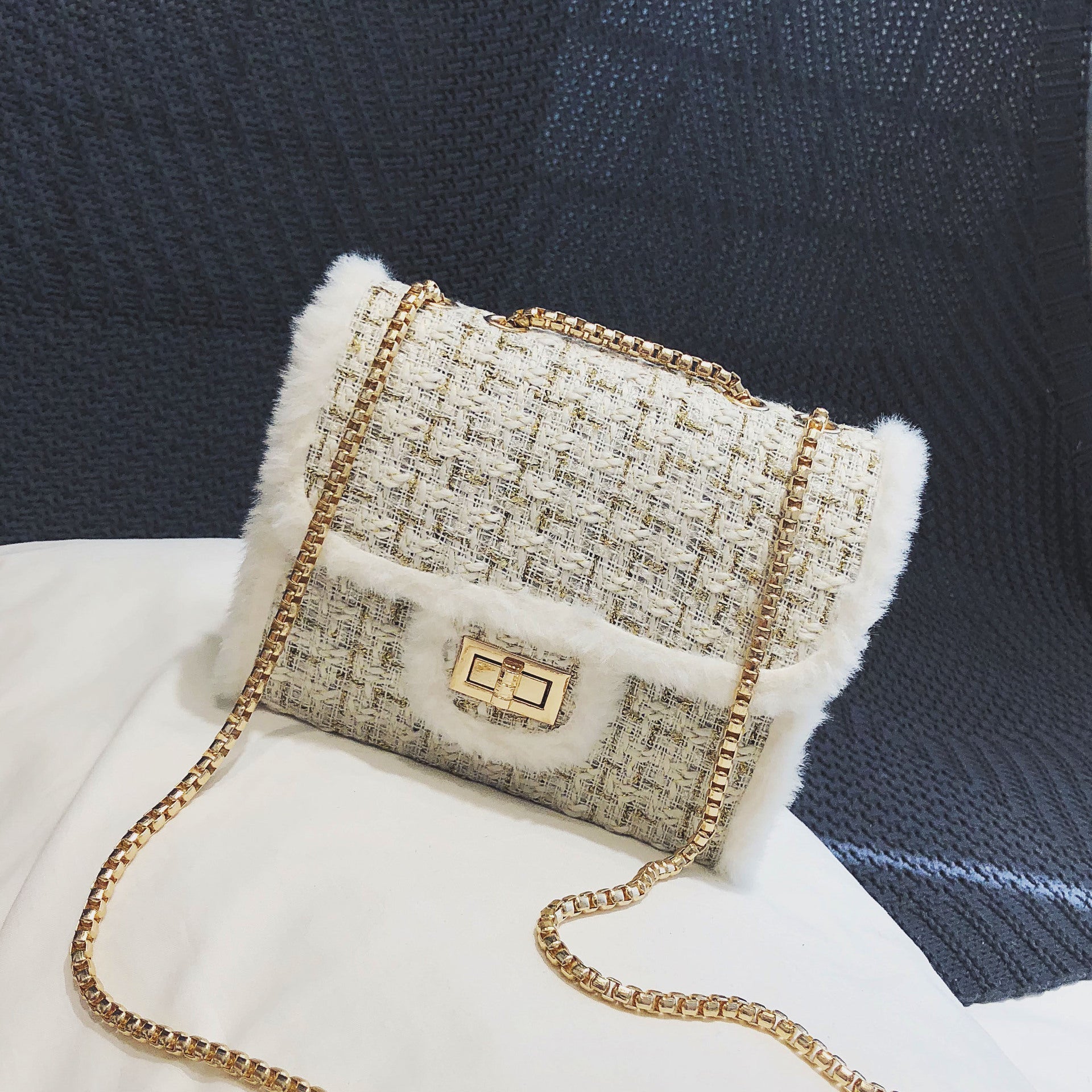 Small chain bag lock closure 2025 autumn and winter with synthetic fur decoration X9178 - SJB-DIAMOND ELITES