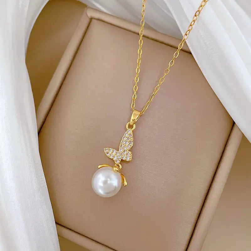 Fairy Pearl Butterfly Full Diamond Light Luxury Temperament Gorgeous Full Diamond Necklace