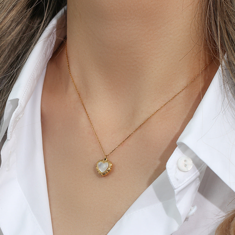 High-grade Love Light Luxury Pendant Jewelry Stainless Steel 18k Gold Plating Vintage Shell Love Necklace Pi-Mart