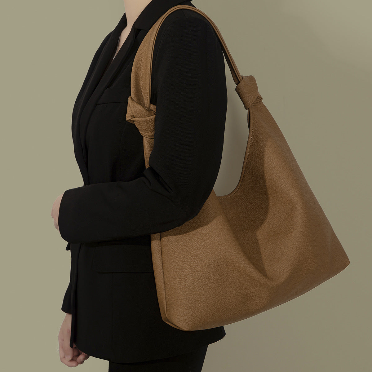 Soft leather hobo tote big bag, autumn and winter fashion simple retro hobo bag, brown large-capacity commuter shoulder bag - SJB-DIAMOND ELITES