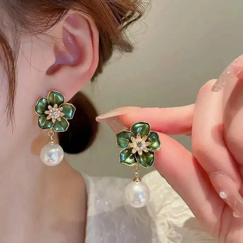 925 Silver Needle Korean Fashion Camellia Flower Earrings For Women Jewelry 2025 Trending Women's Black White Stud Earrings Gift