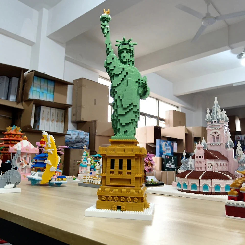 Statue of Liberty Building Block Model: Exquisitely Detailed Replica, Engaging DIY Assembly, Perfect Gift & Decor Lootquake LLC