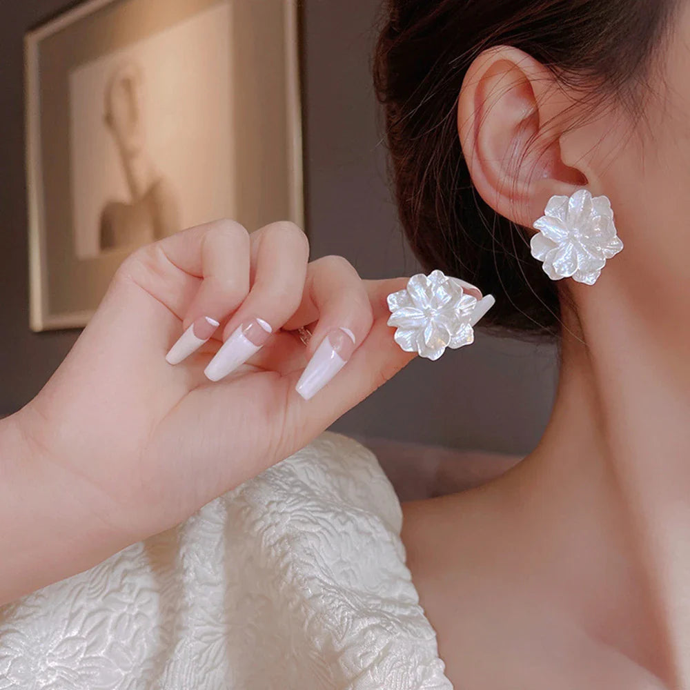 Kiss Jewelry Cute Sweet Flower Round Shape Pearl Rhinestone Stud Earrings for Women Tulip Floral Korean Fashion Earring Gift Lootquake LLC