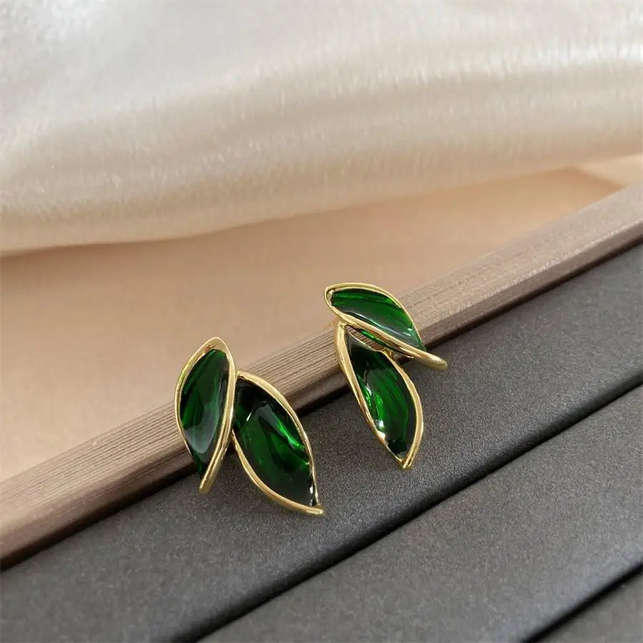 925 Silver Needle Korean Fashion Camellia Flower Earrings For Women Jewelry 2025 Trending Women's Black White Stud Earrings Gift