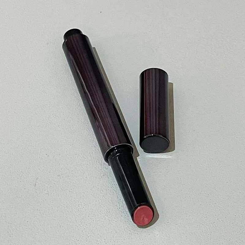 Mirror Lipstick Has A Smooth Texture Rich Color And Film Forming That Won't Dry Out Or Get Stuck Moisturizing And Pouty Lips Lootquake LLC