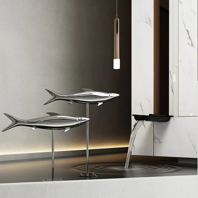 Stainless steel fish sculpture, outdoor lawn, pool, landscape decoration, mirror, crafts