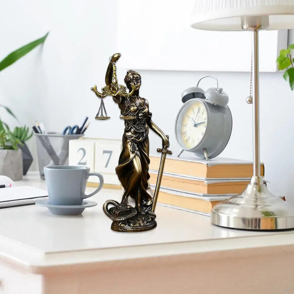 Imitation Copper Sculpture Of The Goddess Of Justice Classroom Desk Resin Ornaments Statue Of The Goddess Of Justice For Teacher