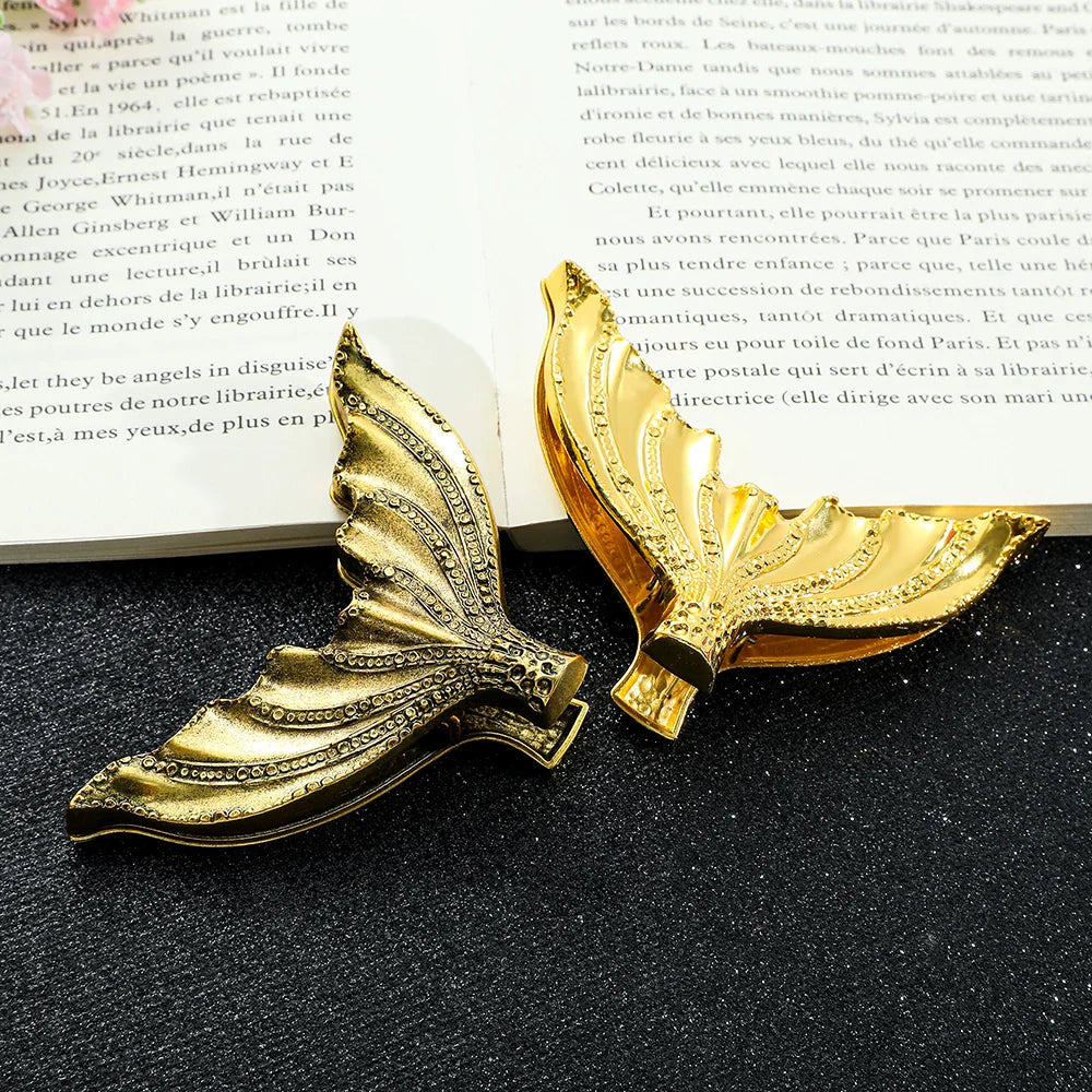 1Pcs Creative Fish Tail Metal Bookmarks, Rare Book Page Holders for Book Lovers, Office Supplies for Bookworm Readers Lootquake LLC