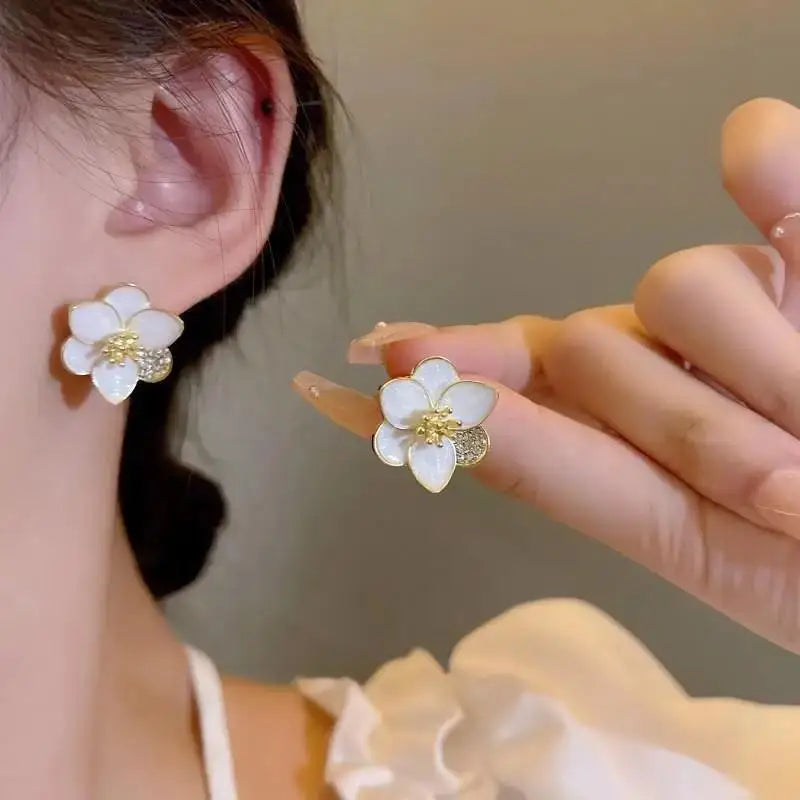 925 Silver Needle Korean Fashion Camellia Flower Earrings For Women Jewelry 2025 Trending Women's Black White Stud Earrings Gift
