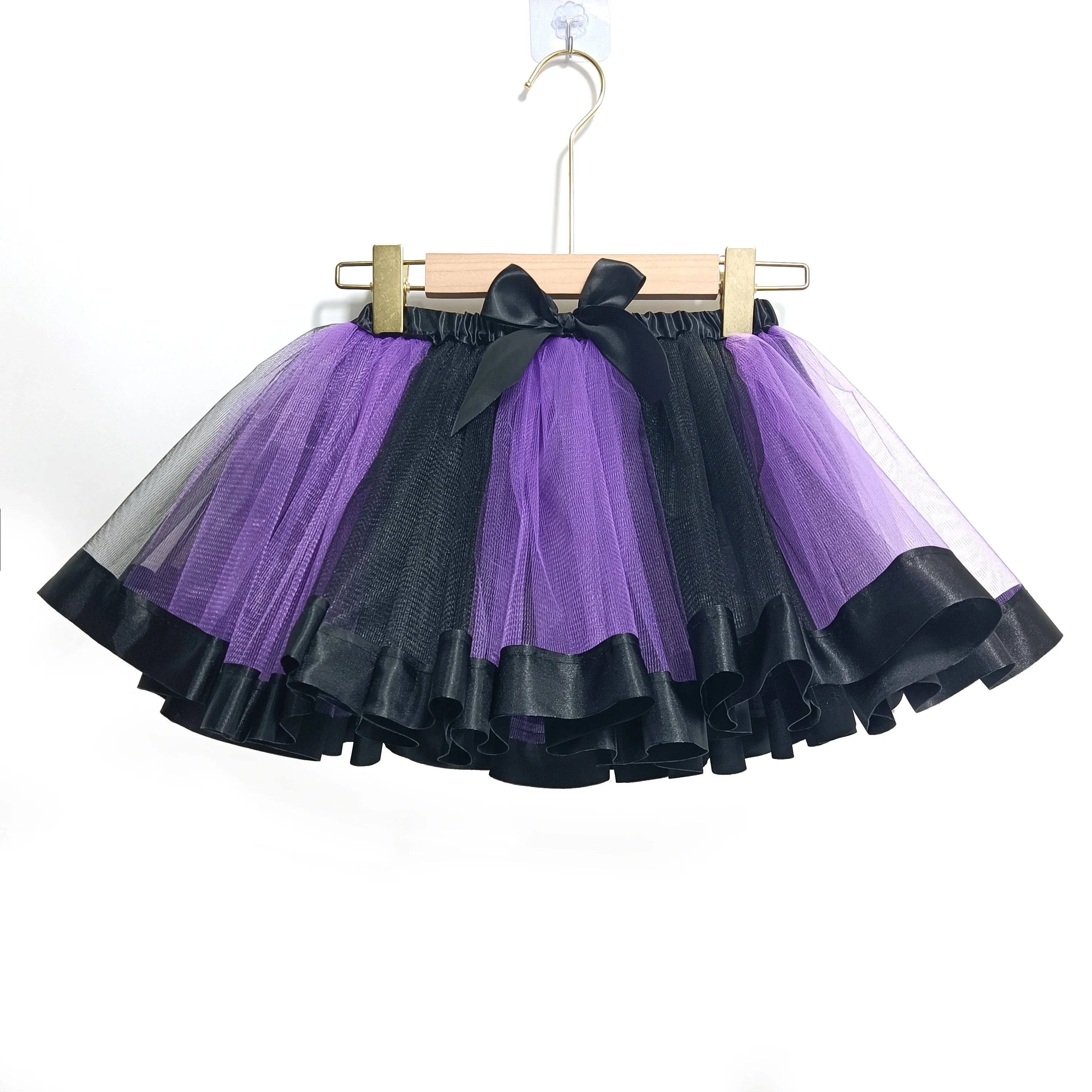 Girl's Halloween Witch Costume Set for Cosplay Parties Includes Breathable Soft Lining Skirt Broom Hat for Children