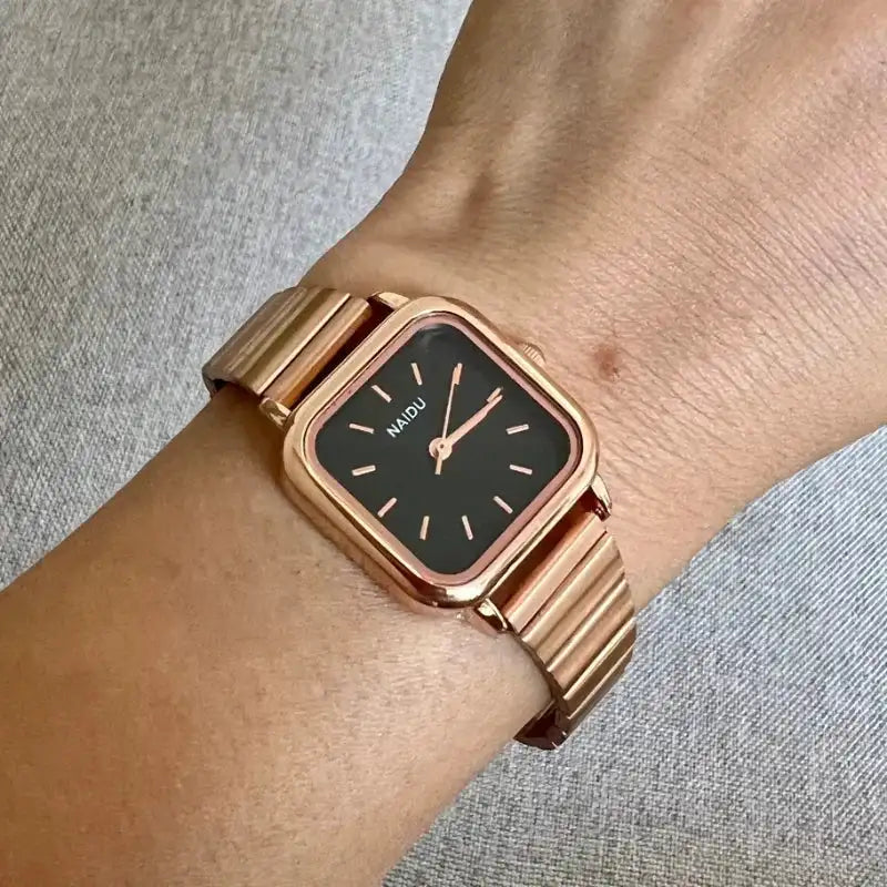2024 Hot Brand Stainless Steel Strap Watch Women Luxury Gift Quartz Wristwatch Student Fashion Simple Square Quartz Watches