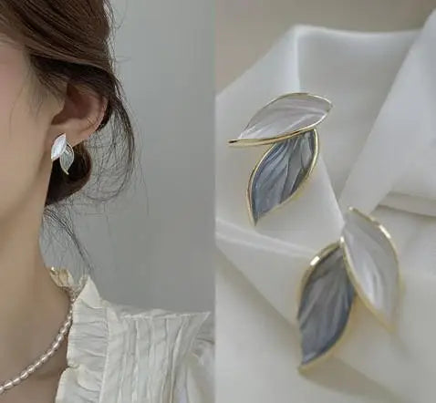 925 Silver Needle Korean Fashion Camellia Flower Earrings For Women Jewelry 2025 Trending Women's Black White Stud Earrings Gift