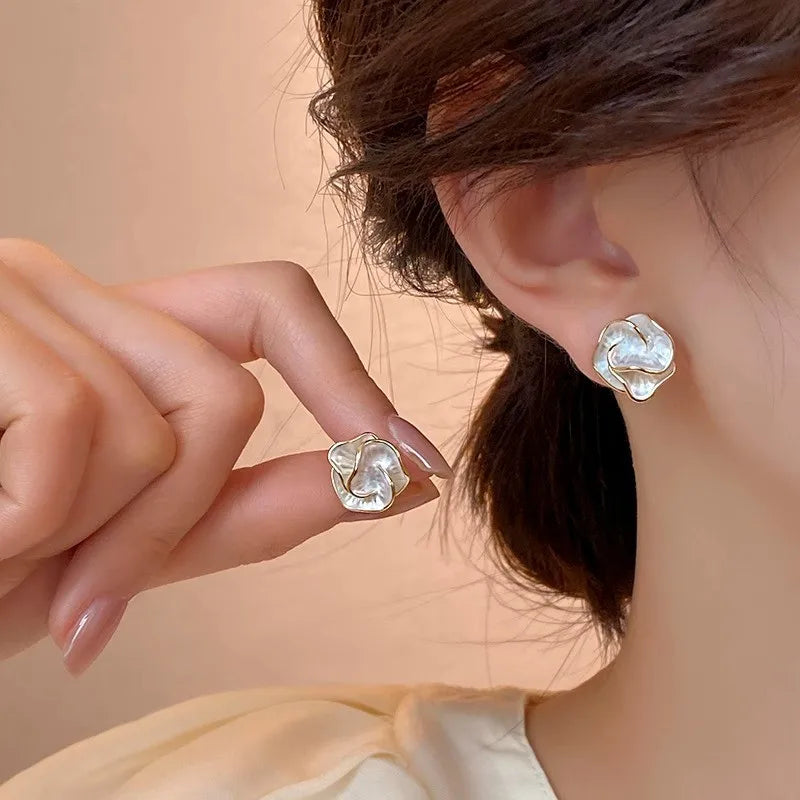 925 Silver Needle Korean Fashion Camellia Flower Earrings For Women Jewelry 2025 Trending Women's Black White Stud Earrings Gift