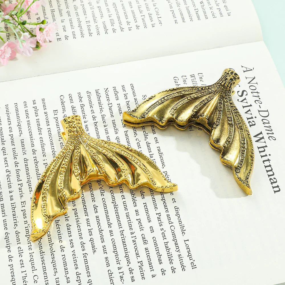 1Pcs Creative Fish Tail Metal Bookmarks, Rare Book Page Holders for Book Lovers, Office Supplies for Bookworm Readers Lootquake LLC