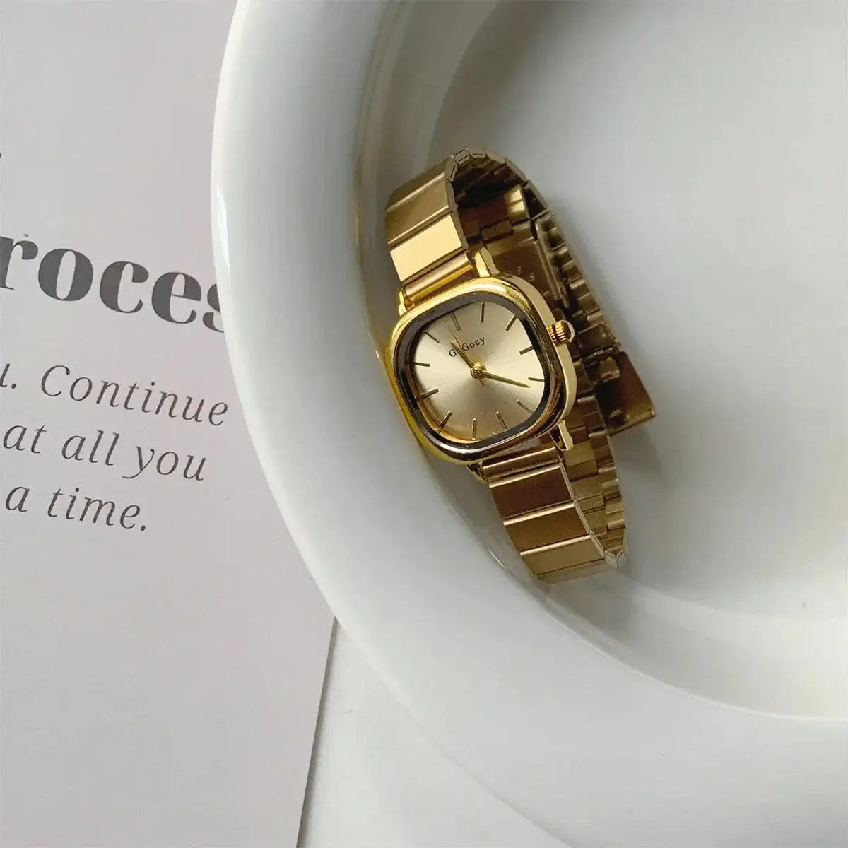 2024 Hot Brand Stainless Steel Strap Watch Women Luxury Gift Quartz Wristwatch Student Fashion Simple Square Quartz Watches