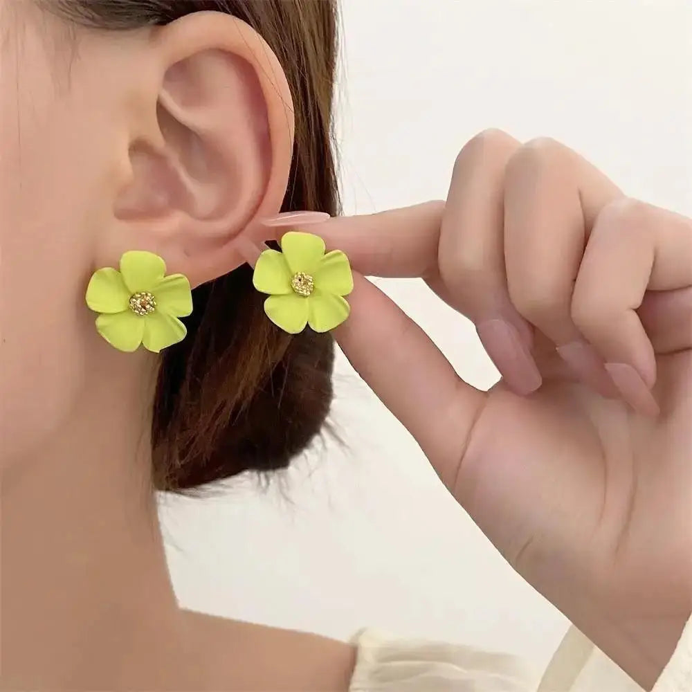 925 Silver Needle Korean Fashion Camellia Flower Earrings For Women Jewelry 2025 Trending Women's Black White Stud Earrings Gift