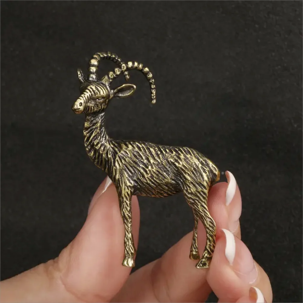 Statue Car Decoration Miniature Ornaments Retro Brass Goat Sculpture Office Desk Rich Cow Creative Small Gifts ﻿