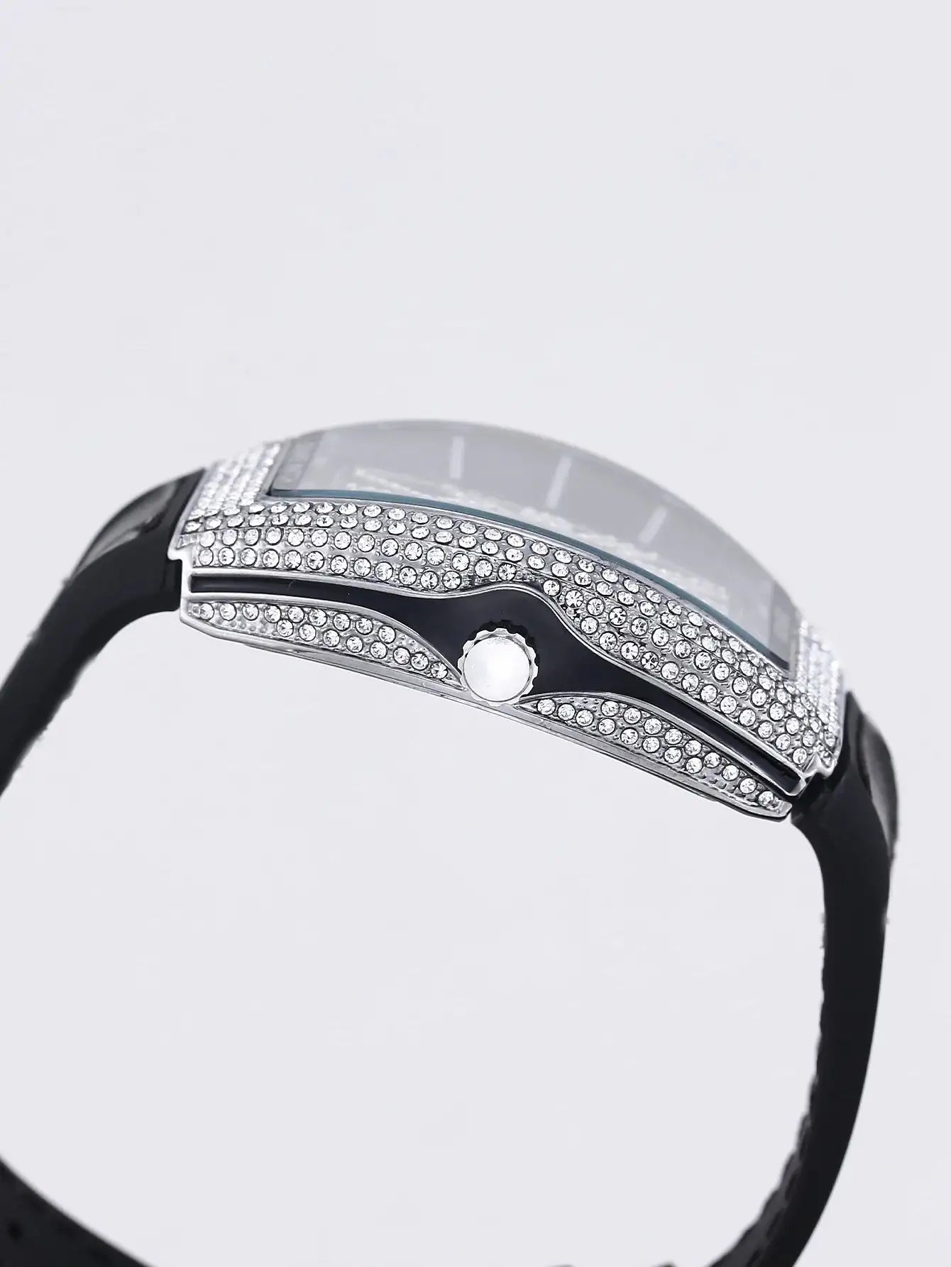 Luxury Diamond wristwatch for women Fasion and elegant quartz watch with silicone watchstrap Waterproof luminous Tonneau watch