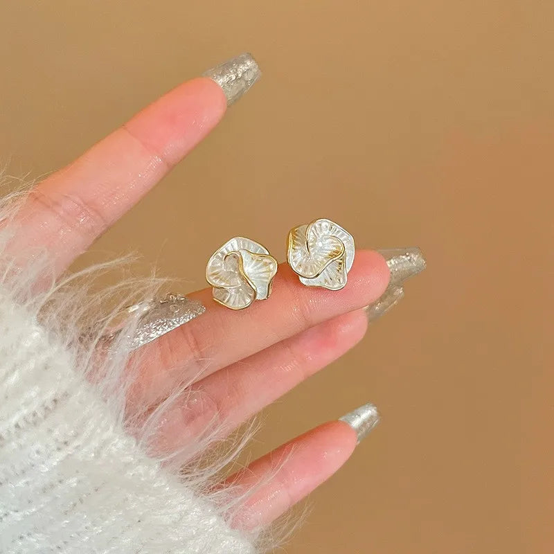 925 Silver Needle Korean Fashion Camellia Flower Earrings For Women Jewelry 2025 Trending Women's Black White Stud Earrings Gift