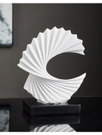 Decoration Sculpture Gold Modern Abstract Art Sculpture Resin Crafts Sculpture Ornaments Home Office Desk Decoration Accessories