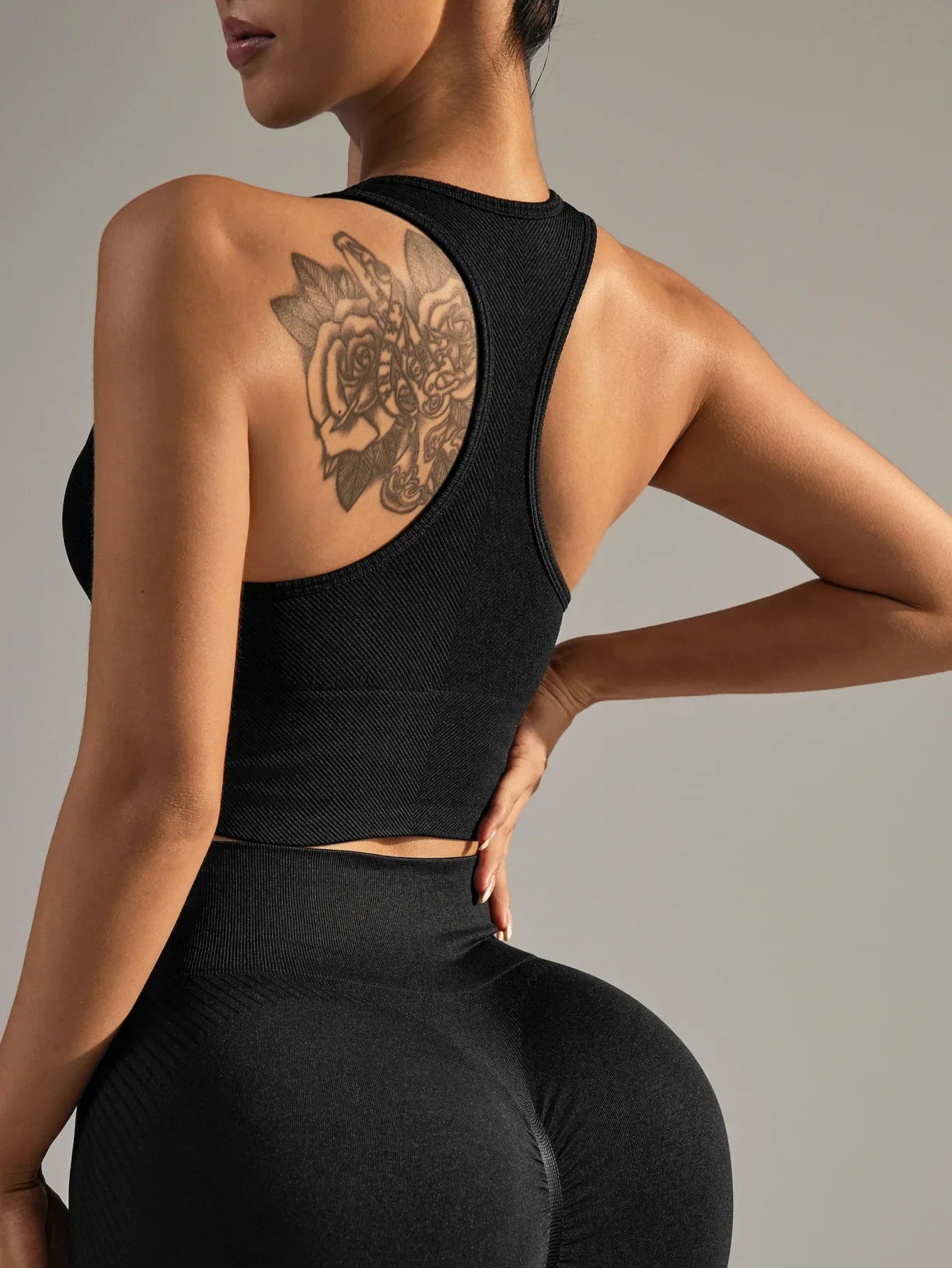 VEQKING Seamless Ribbed Racerback Sports Bra THRIXINE