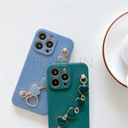 Soft Silicone Love Heart Chain Luxury Soft Flexible with Love Heart Chain Bracelet Hand Strap Girly Women Protective Cover for iPhone Wrist Bracelet Phone Case For iPhone 12 13 14 Pro Max Mini 11 Pro Max X XS Max XR 7 8 Plus