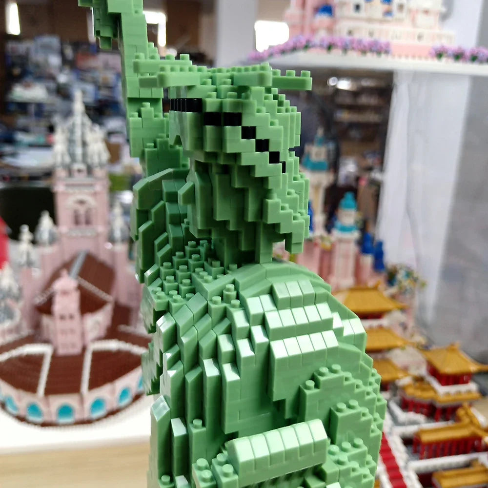 Statue of Liberty Building Block Model: Exquisitely Detailed Replica, Engaging DIY Assembly, Perfect Gift & Decor Lootquake LLC
