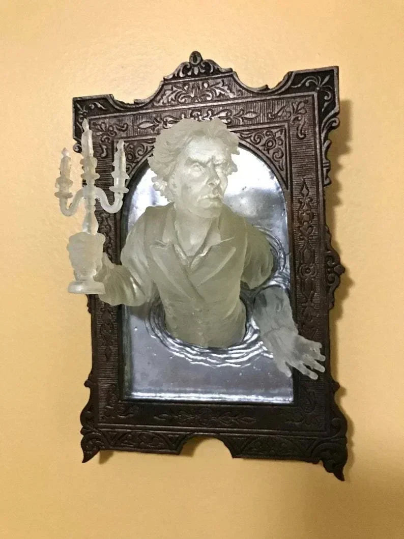 Halloween Resin Devil's Hand Wall Decoration Gohtic Ghost in The Mirror Luminous Crafts Spooky Props Home Photo Frame Decor