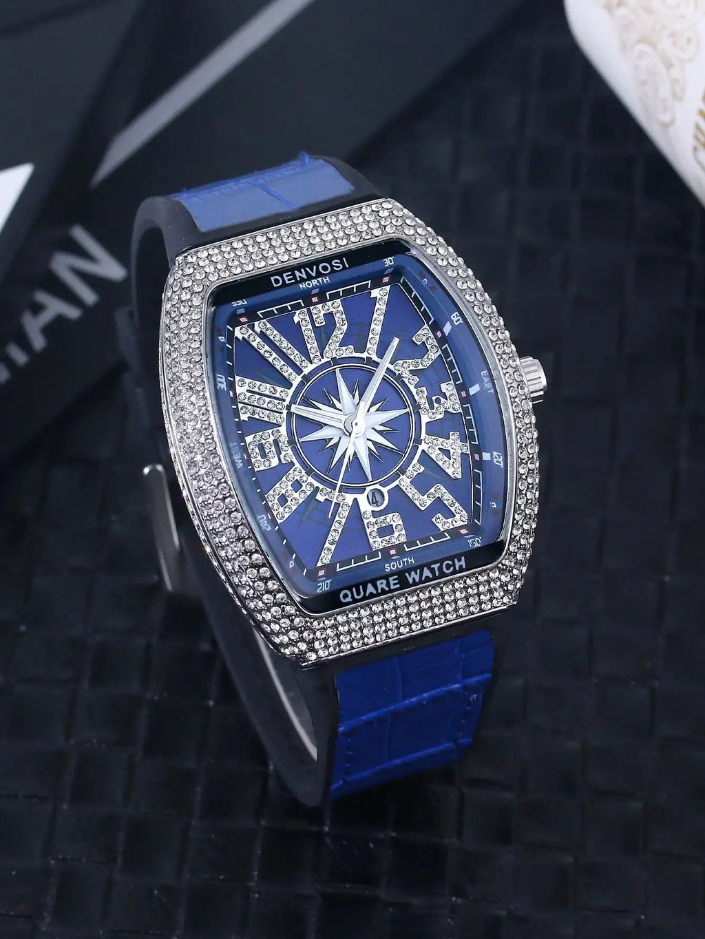Luxury Diamond wristwatch for women Fasion and elegant quartz watch with silicone watchstrap Waterproof luminous Tonneau watch