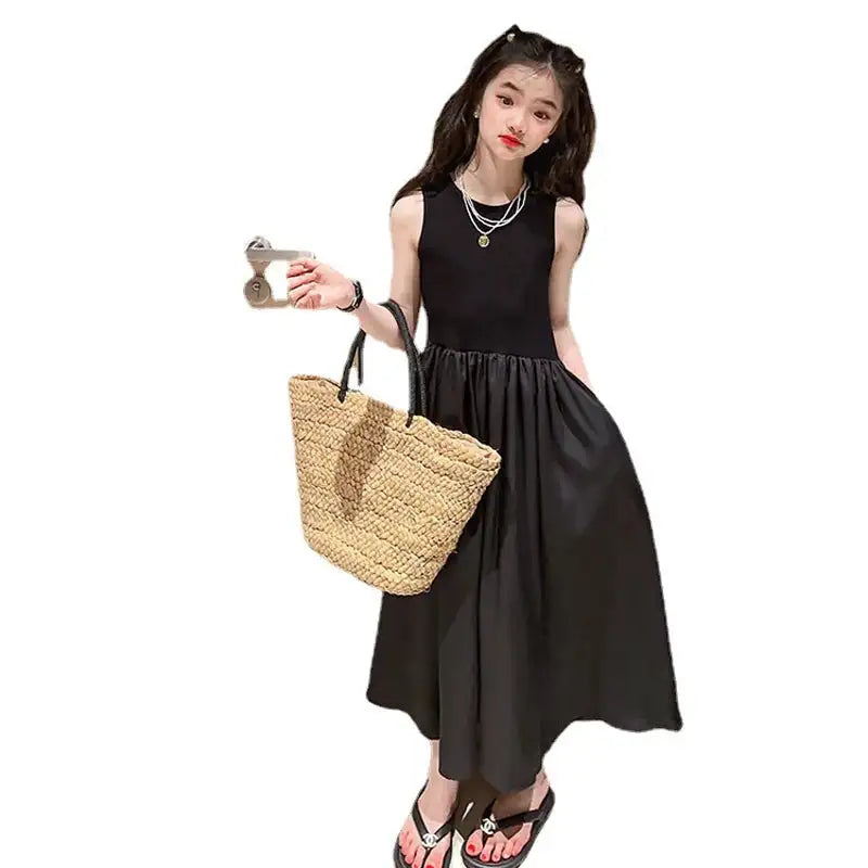 Girls Dresses 2024 New Fashionable Girls' Summer High End Black Solid Long Dress for Children's Summer Sleeveless Vest Dress