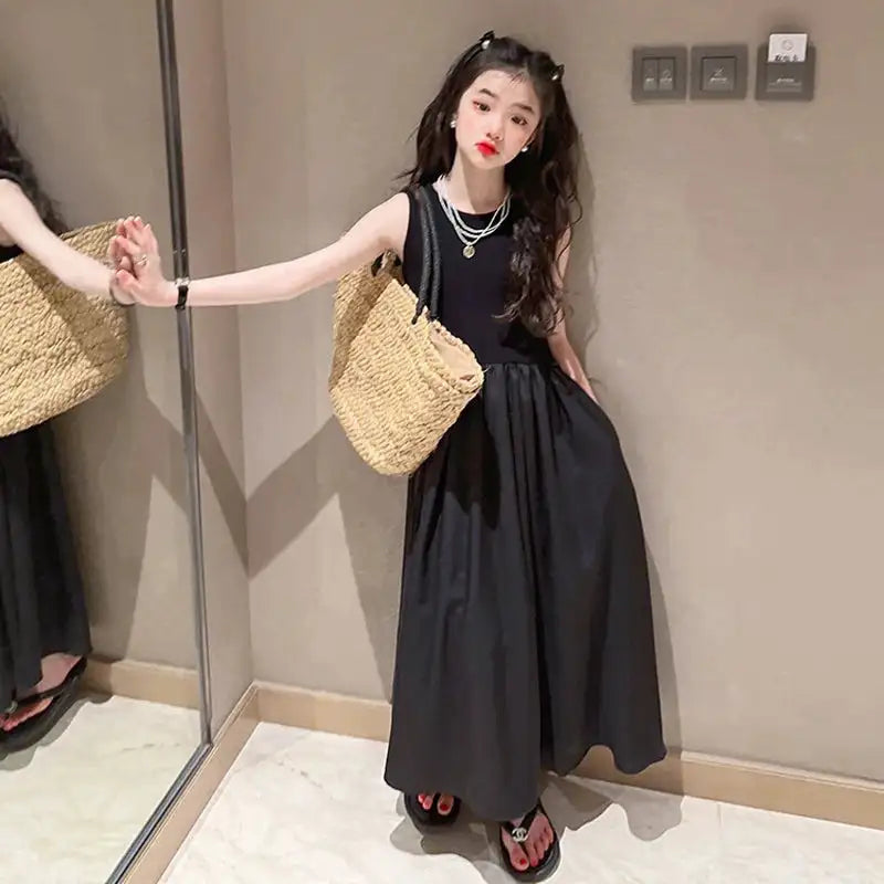 Girls Dresses 2024 New Fashionable Girls' Summer High End Black Solid Long Dress for Children's Summer Sleeveless Vest Dress