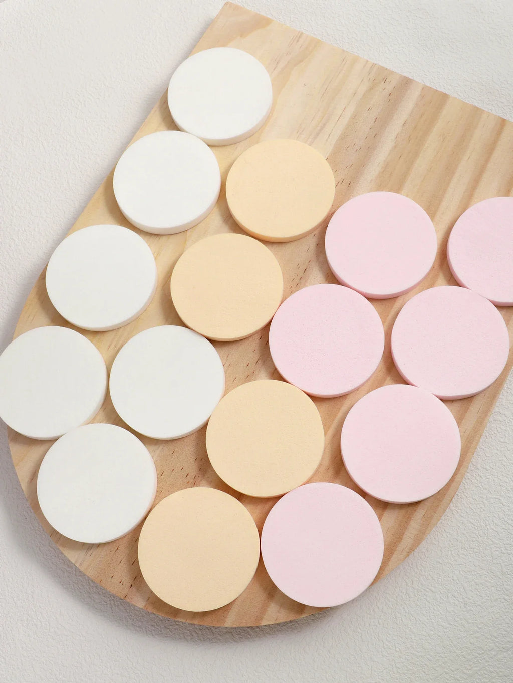 16/ Pack, colorful dry and wet makeup powder puff, round makeup sponge soft facial foundation and make-up tools. Lootquake LLC