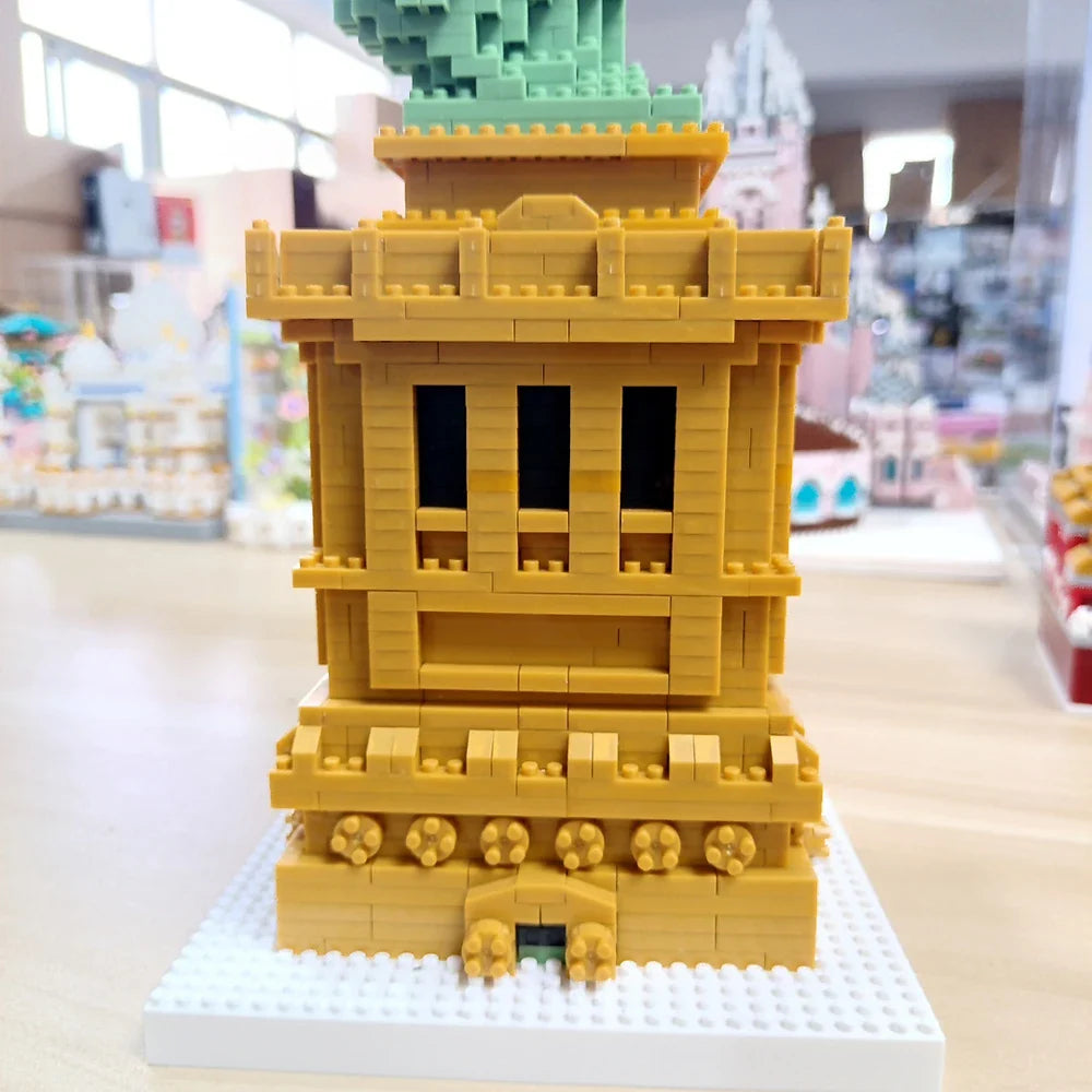 Statue of Liberty Building Block Model: Exquisitely Detailed Replica, Engaging DIY Assembly, Perfect Gift & Decor Lootquake LLC