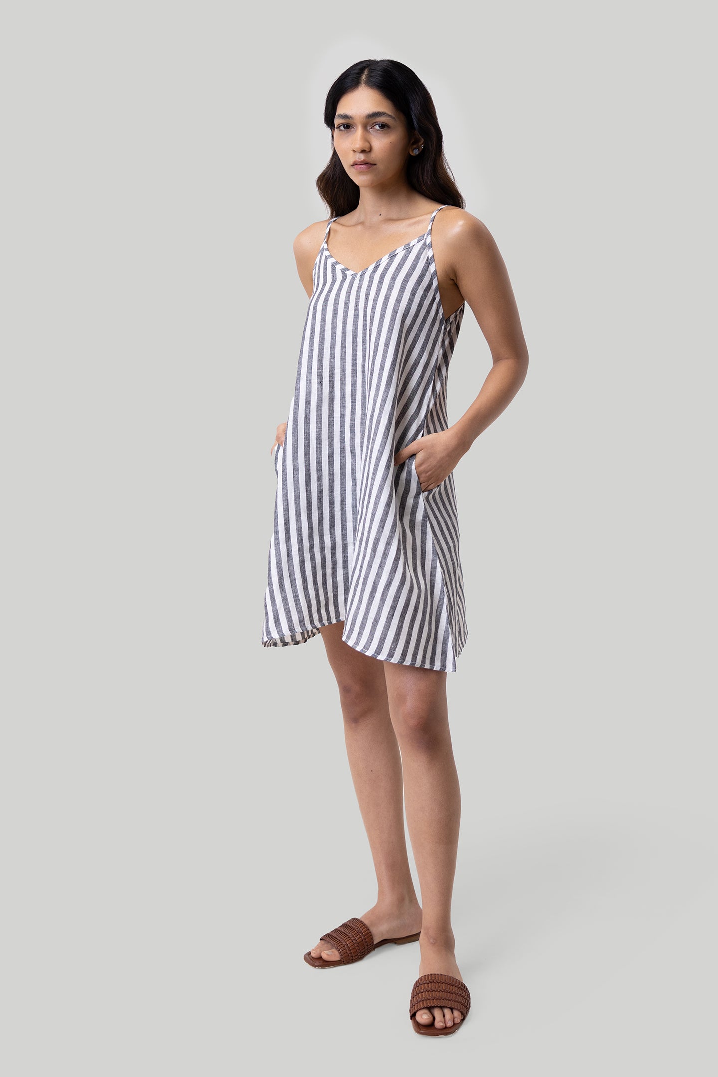 Short Tent Dress in Linen Stripes Purplish Diva