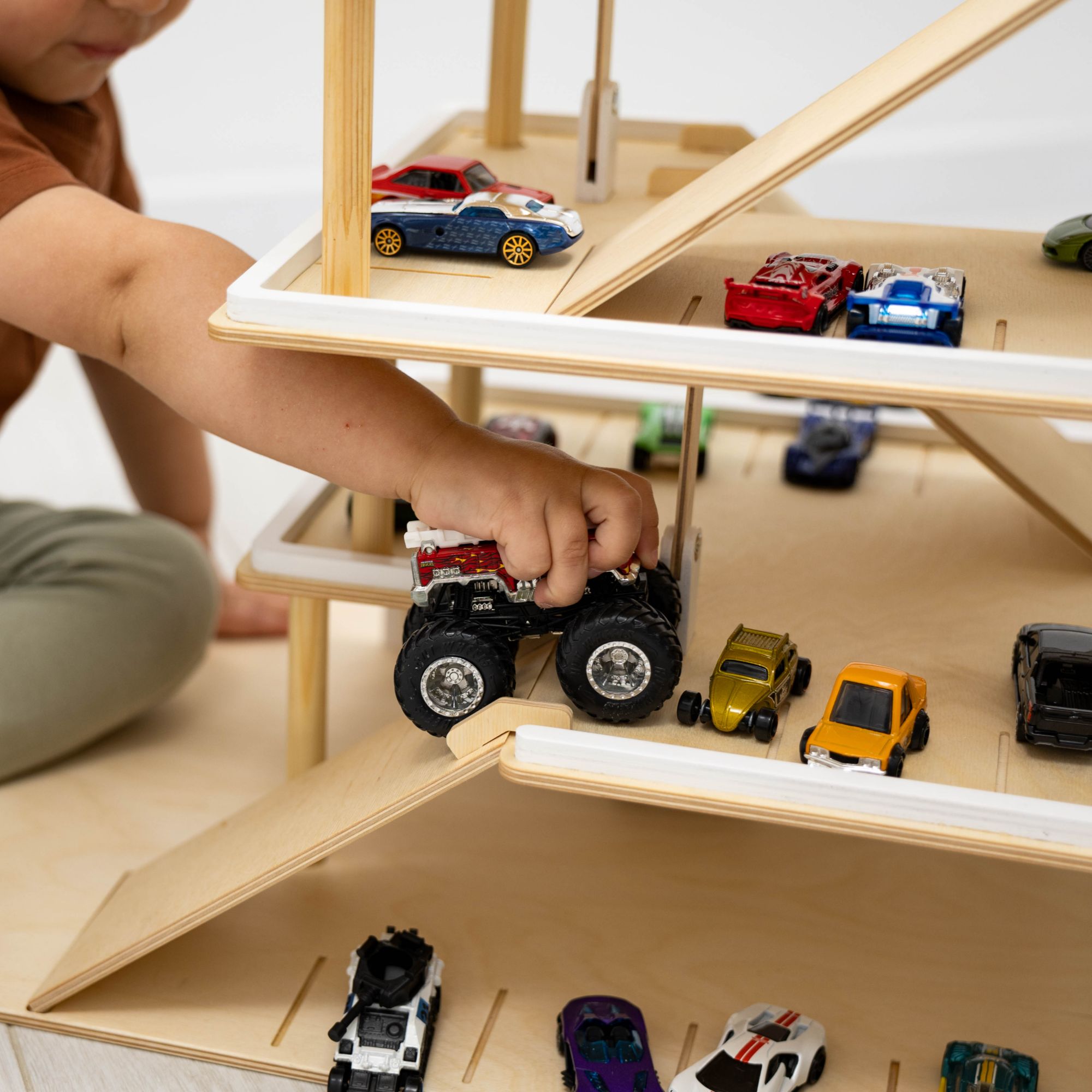 Toy Parking Garage - SJB-DIAMOND ELITES