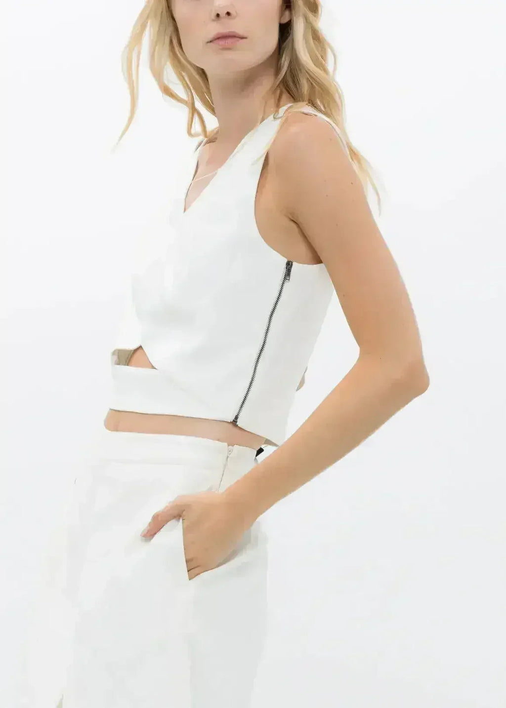 White V-Neck Sleeveless Crop Top - Keyhole & Zipper Detail - SJB-DIAMOND ELITES