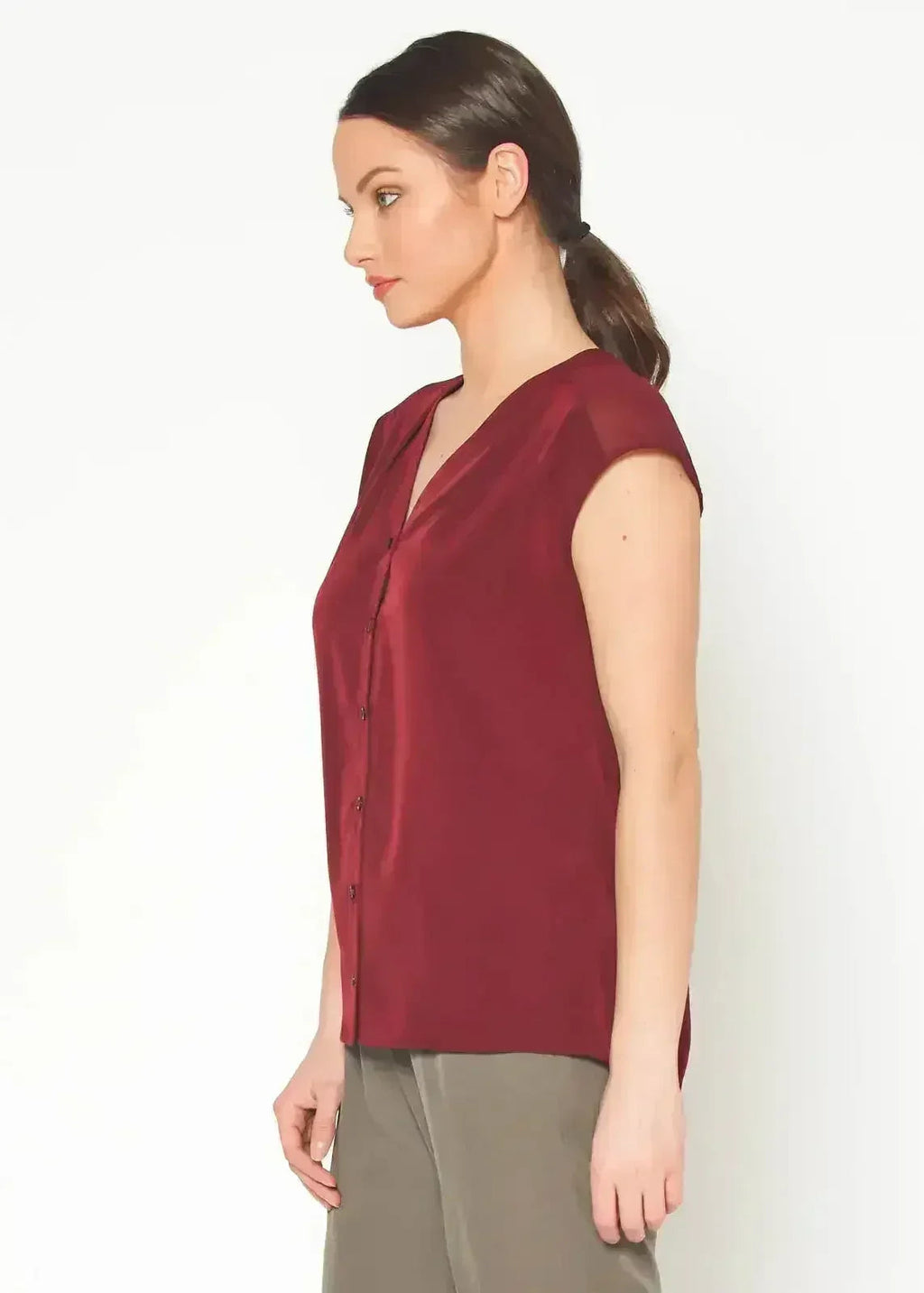 Women's Basic Sleeveless V Neck Button Top In Burgundy - SJB-DIAMOND ELITES