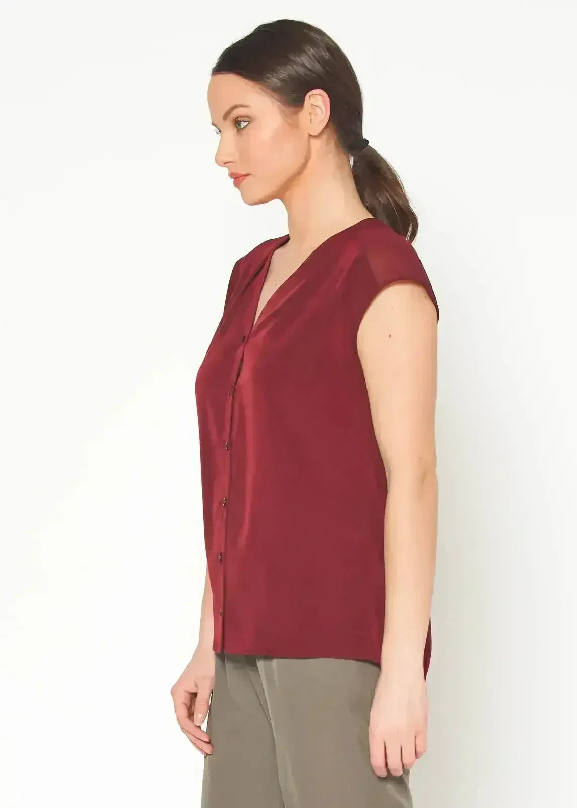 Women's Basic Sleeveless V Neck Button Top In Burgundy - SJB-DIAMOND ELITES