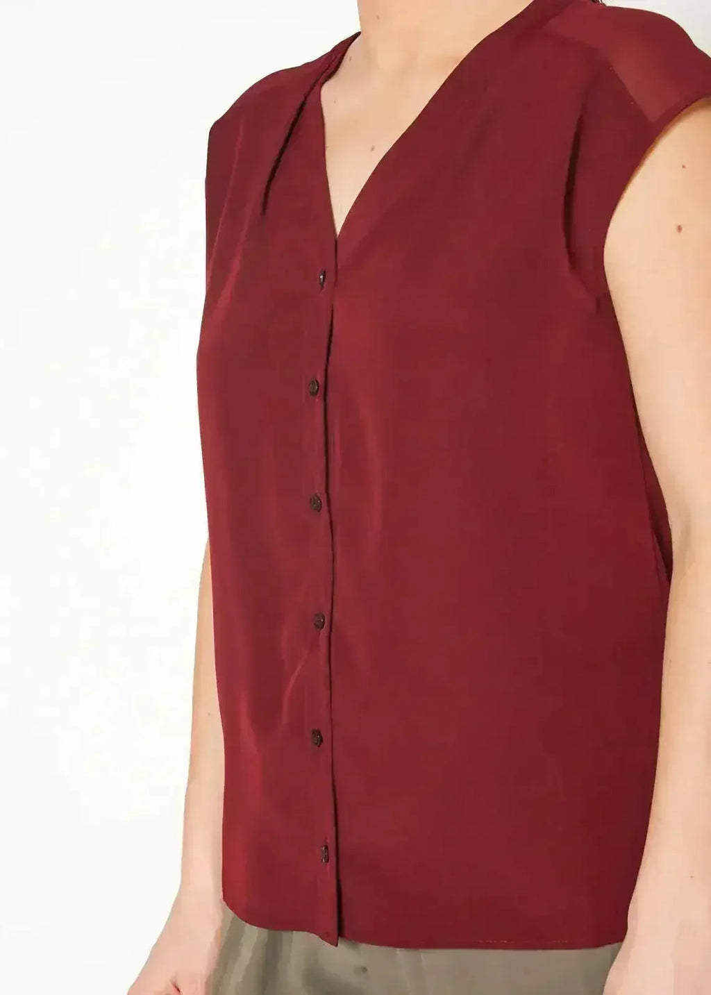 Women's Basic Sleeveless V Neck Button Top In Burgundy - SJB-DIAMOND ELITES