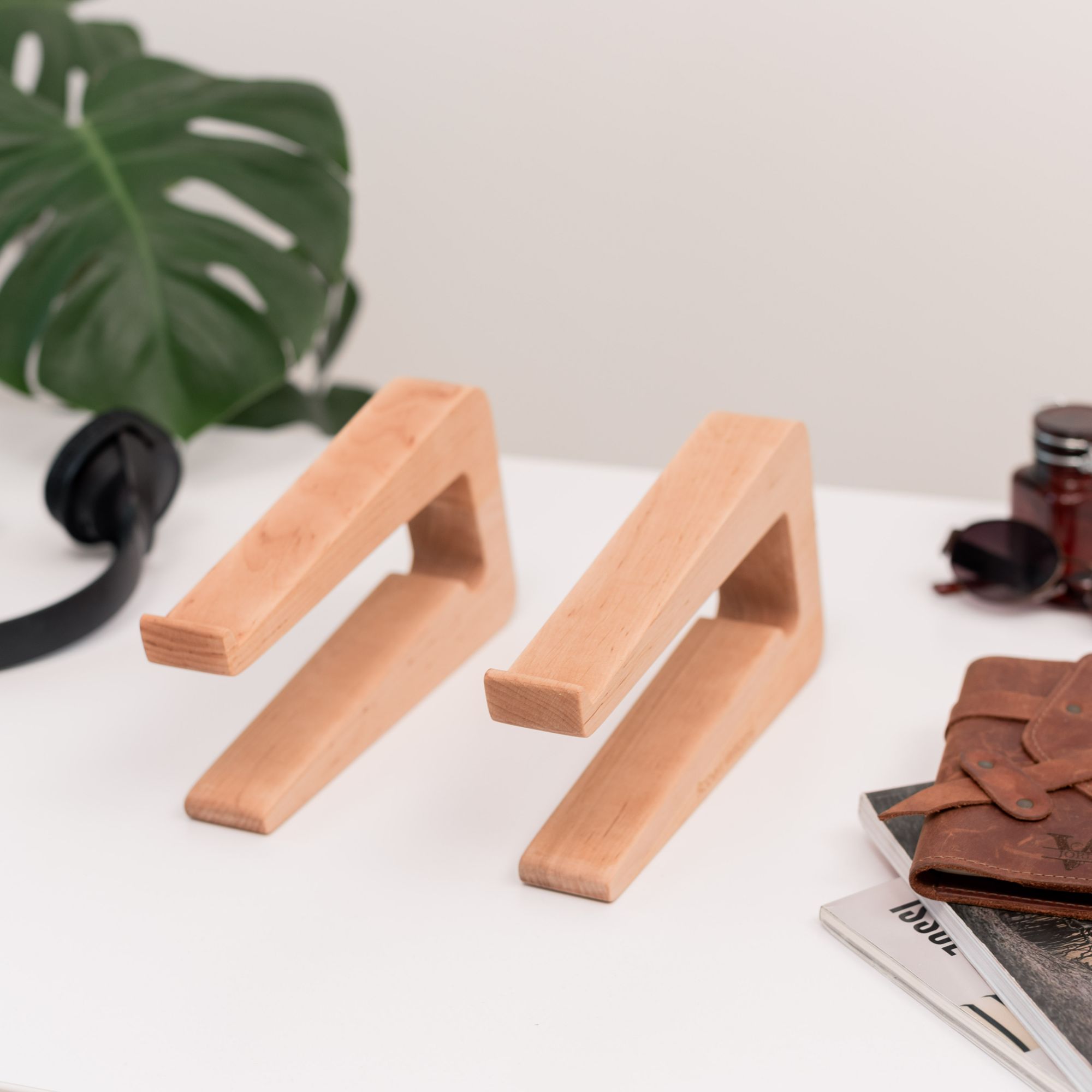Dual Wooden Laptop Dock – Solid Wood - SJB-DIAMOND ELITES