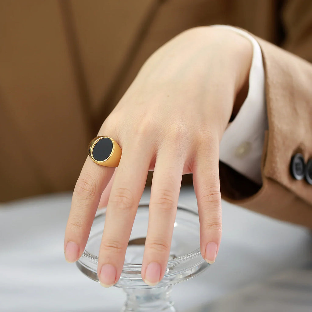 Black Oval Ring