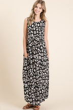 Leopard Maxi Dress with Pockets – Trendy Leopard Print Dress, Pocketed Maxi Dress, Shirred Waist Dress, Comfortable Leopard Dress, Stylish Maxi Dress, Chic Animal Print Dress, Casual Chic Maxi Dress Stevvex