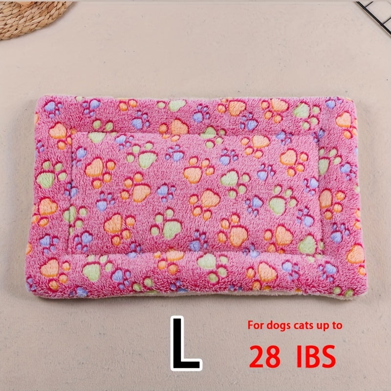 All-Season Dirt-Resistant Rectangular Pet Blanket - Comfortable Dog Paw Heart Print Pet Bed, 1pc Lootquake LLC