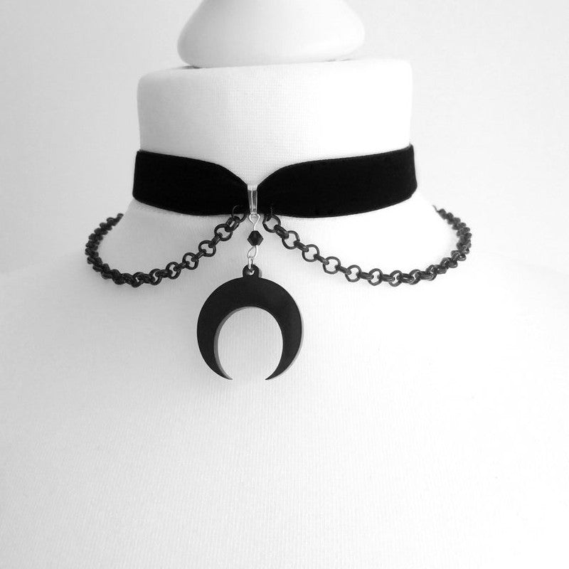 Black Crescent Moon Necklace Pi-Mart