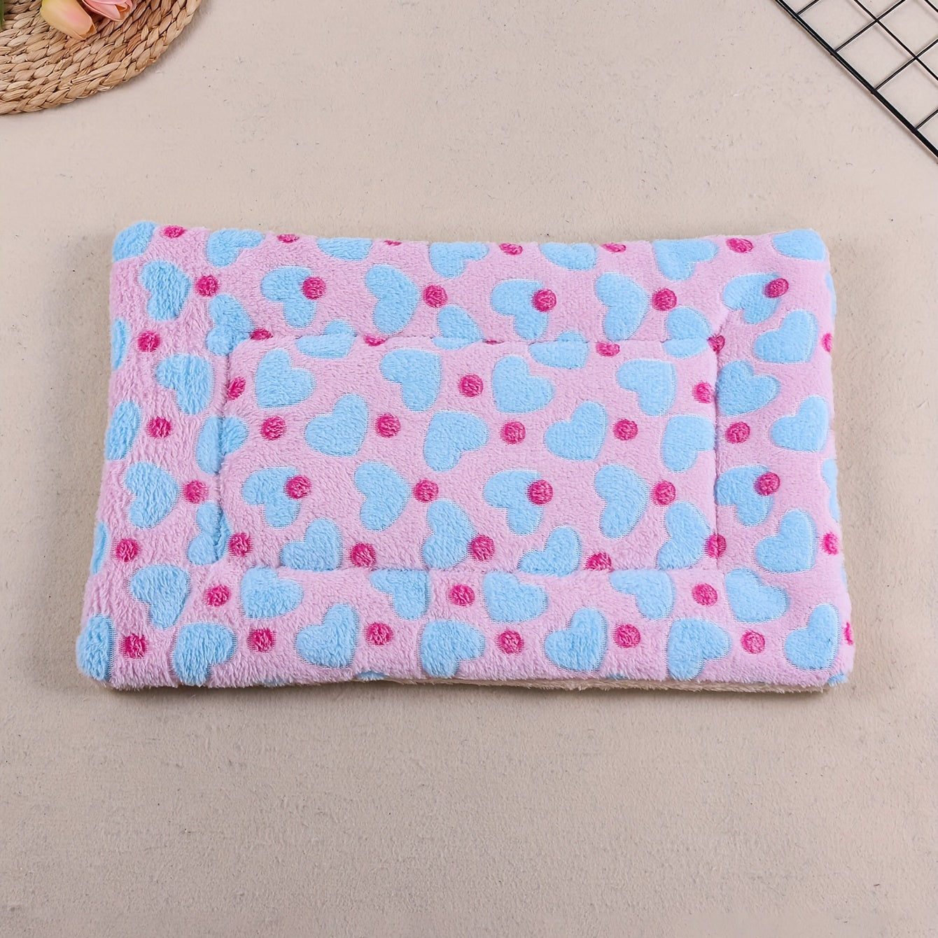 All-Season Dirt-Resistant Rectangular Pet Blanket - Comfortable Dog Paw Heart Print Pet Bed, 1pc Lootquake LLC