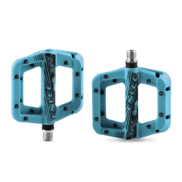 Anti-Vibration Mountain Bike Pedal Anti-Skid Lightweight Nylon Fiber Bicycle Pedal Board High-Strength Anti-Skid Bicycle Pedal New Nylon Fabric Anti Slip Durable Mountain Bike Flat Pedals Stevvex