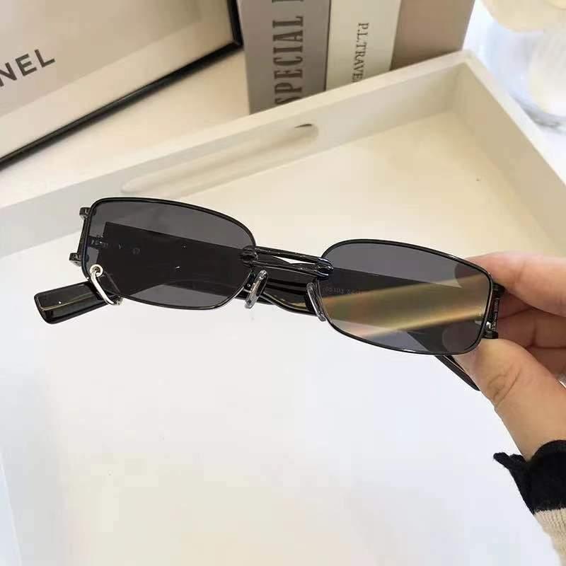 Attractive Sunglasses Square Shape Eyeglasses Metal Black Lenses For Men Women Sun Glasses for Outdoor Travel Driving Sunglasses Stevvex