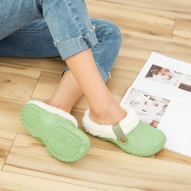 Autumn Winter New Lightweight Home Men's Slippers Non-Slip Warm And Waterproof Plush Cotton Slippers Classic Fur Lined Clog Waterproof Winter House Comfortable Indoor Slippers Stevvex