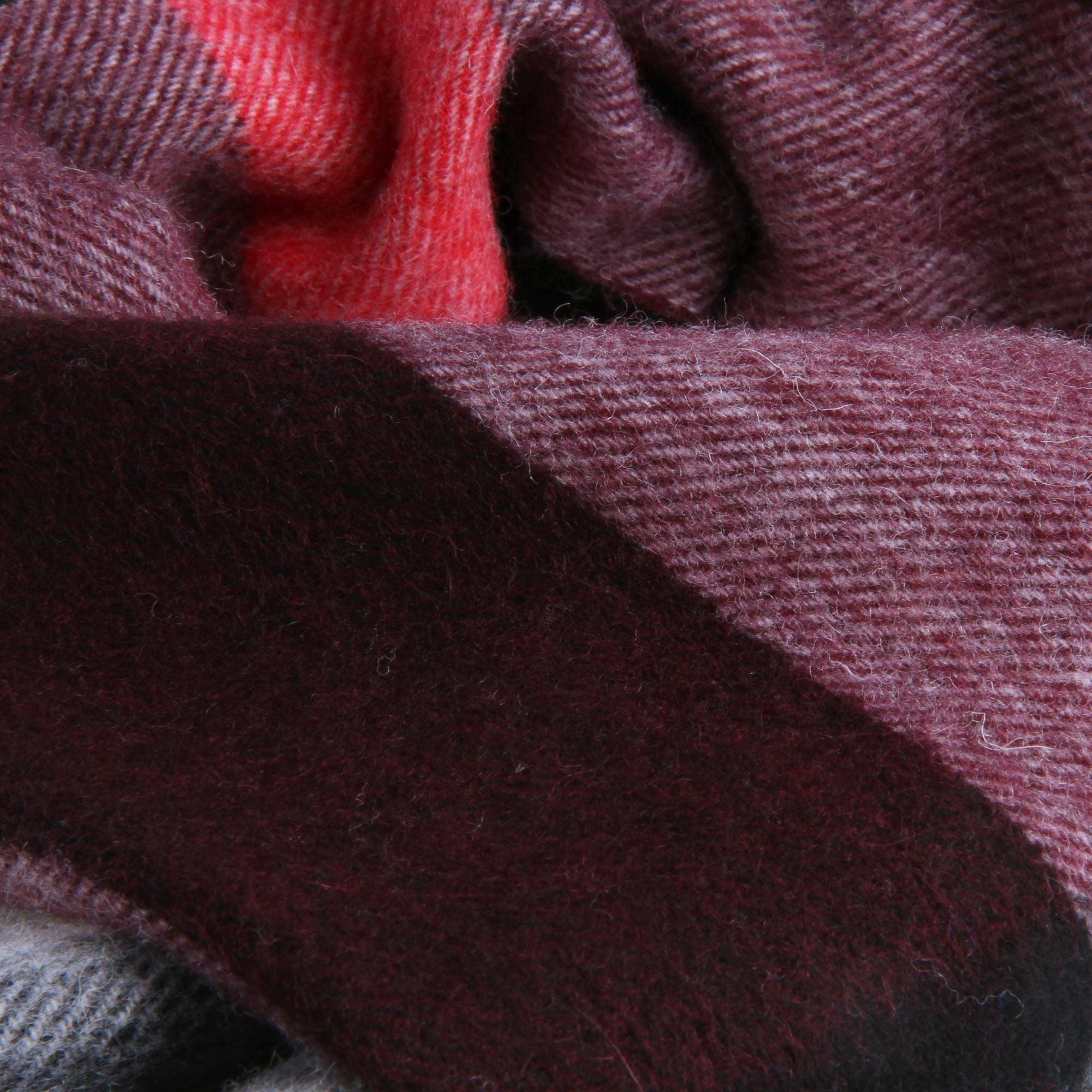 Autumn Winter Super Soft Hijab Classic Cashmere Tartan Lightweight Pure Wool Plaid Scarf Women's Shawls Elegant Thickened To Keep Warm For Women Stevvex