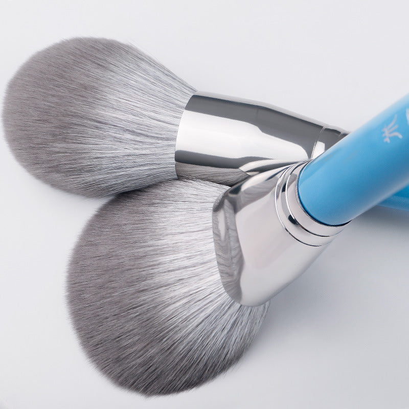 Simple Wooden Handle Makeup Brush